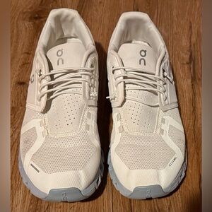 On Running Cloud 5 Womens 10 White Chambray Running Shoes